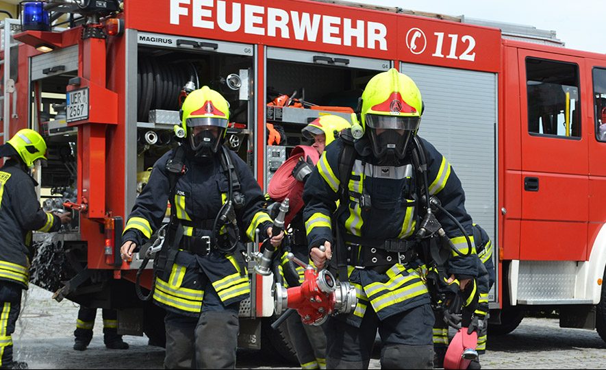 Garagenbrand in Meiersberg: 20 000 Euro Schaden und ein verletzter Feuerwehrmann