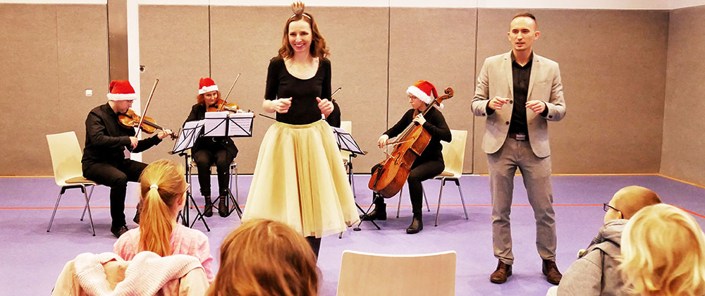 Stettiner Philharmoniker musizieren mit Kindern im AMEOS Klinikum Ueckermünde