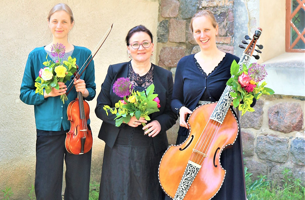 Konzert mit Klangfarbenspielen in der Dorfkirche Schwennenz