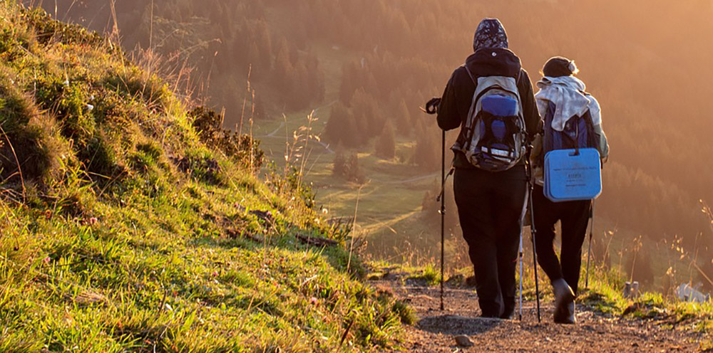 Wanderfreunde auf dem Weg zur „Beweg Dich“ Route