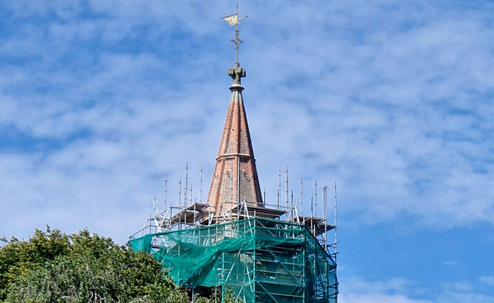 Kirchturmspitze in Ueckermünde abgerüstet