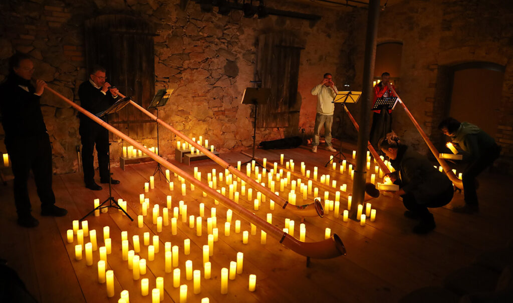 Lichter, die verbinden: Erfolgreicher Auftakt der Kerzenkonzerte in Wetzenow