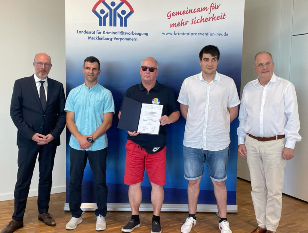 Torgelower Ringer freuen sich über Sonderpreis für Kriminalitätsvorbeugung