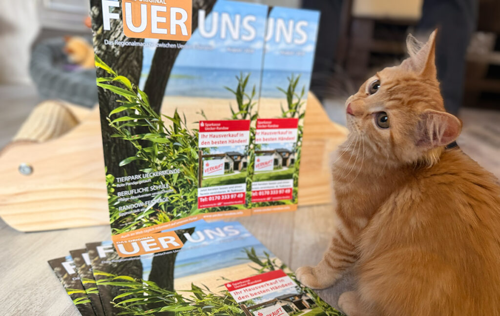 Die August-Ausgabe der FUER UNS ist da – mit Luna hinein in den Spätsommer!