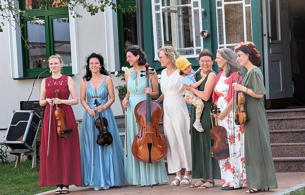 Musikalischer Sommernachmittag begeistert Publikum beim „Konzert in den Obstwiesen“